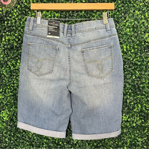 NWT St. John’s Bay Slimming Blue Denim Jean Bermuda Shorts Sz 6P - Picture 3 of 5